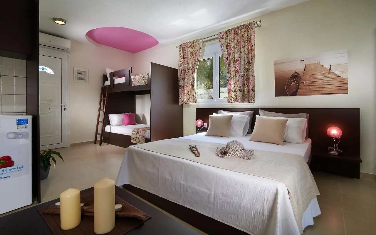 Caretta Village Toroni 0*,